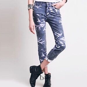 Free People Tropical Floral Print Blue Purple High Waist Crop Jeans Sz 30